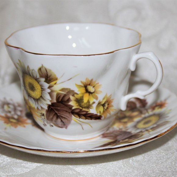 Vintage Royal Minster Cup & Saucer with Yellow and White Floral w/Gold Trim - Picture 8 of 15